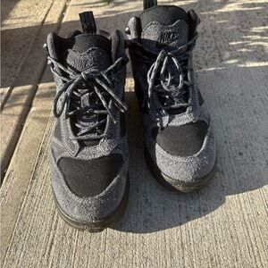 Nike ACG Boots men Size 6 (women 7.5) Charcoal & Black